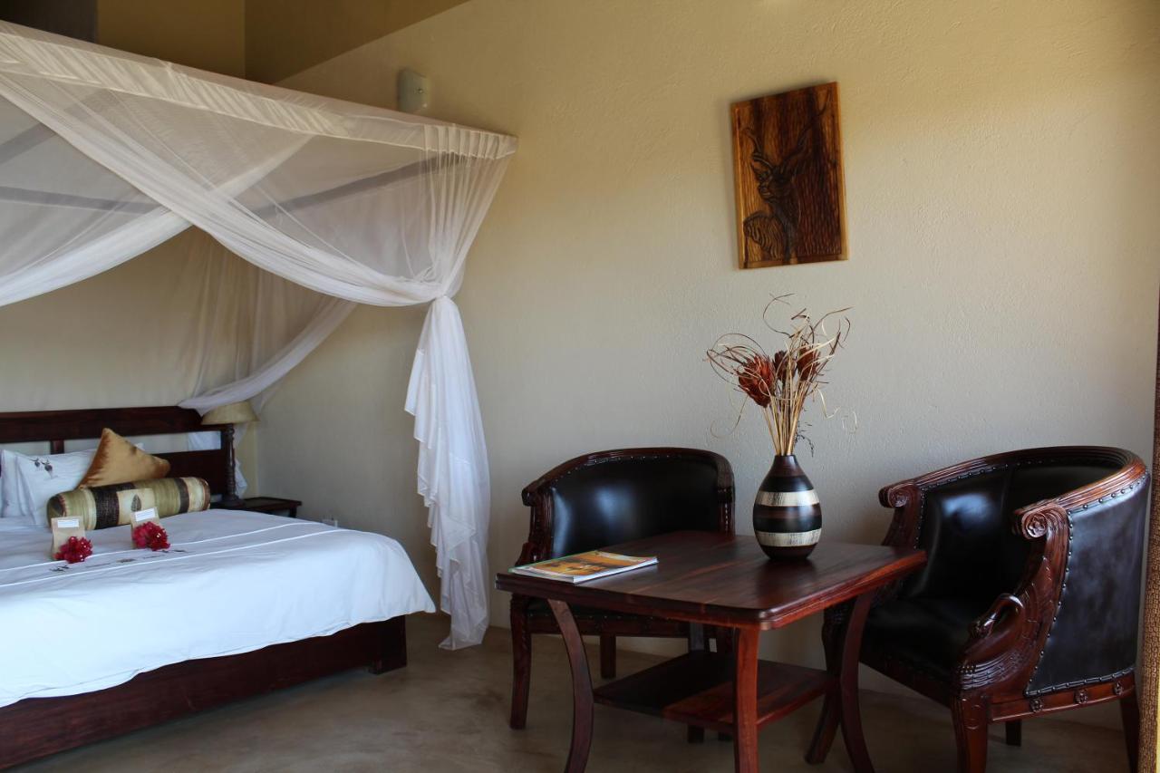 Okutala Etosha Lodge Outjo Ngoại thất bức ảnh